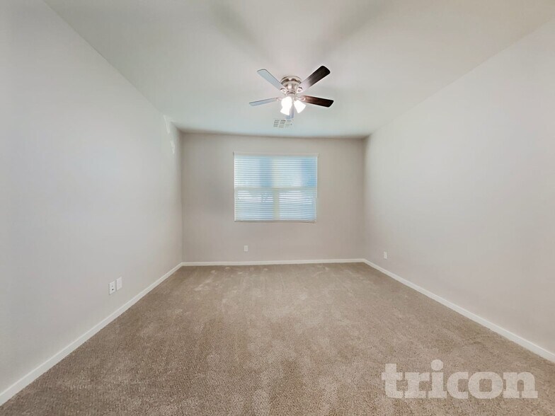 Building Photo - 439 W Tenia Trail