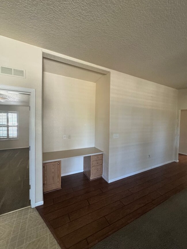 Building Photo - 4 Bed / 2 Bath Country Home – Solar + Move-In Ready