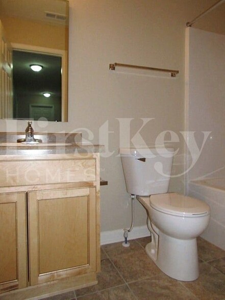 Building Photo - 8121 Grove Berry Way