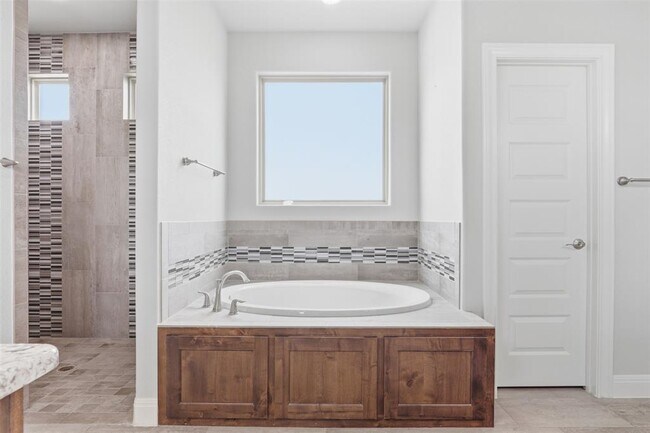 Building Photo - 2440 Greatwood Trl