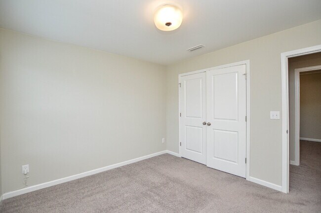 Building Photo - Spacious 4 Bedroom Home with 1st Floor Primary Suite in Austen Lakes  4 Bedrooms | 2.5 Bathrooms ...