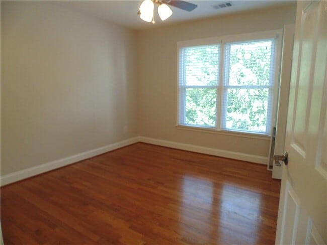 Building Photo - 3895 Deauville Way