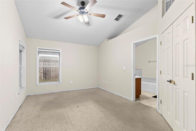 Building Photo - 212 Bent Oak Loop