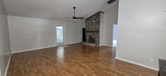 Building Photo - 10864 Steeding Horse Dr