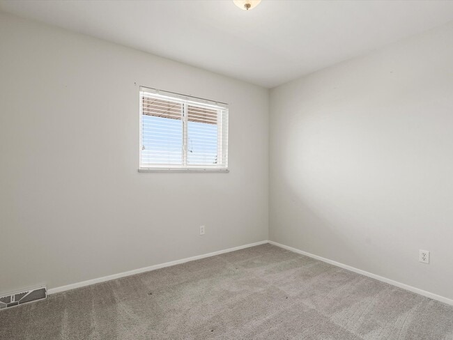 Building Photo - 9264 Mansfield Ave