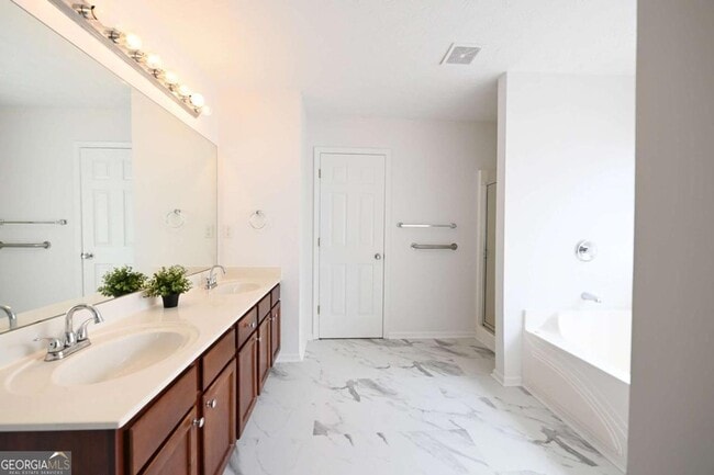 Building Photo - 3998 Oak Crossing Dr NE
