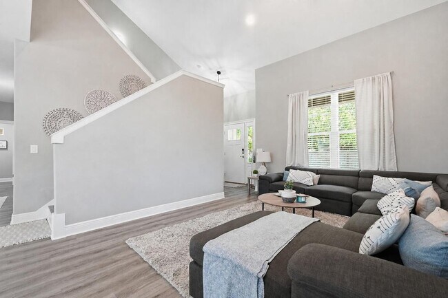 Building Photo - 2331 Hadleigh Hills Ct