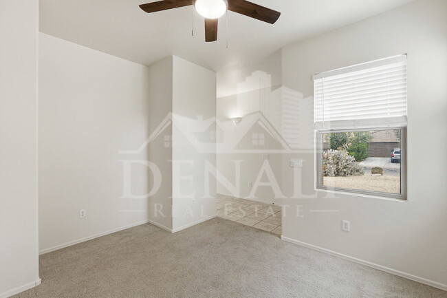 Building Photo - 584 N Highlands Grove Ln