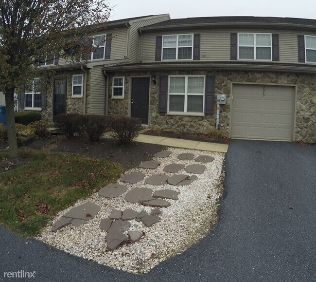 Primary Photo - 4 br, 3.5 bath Townhome - 2373 Mill Rd