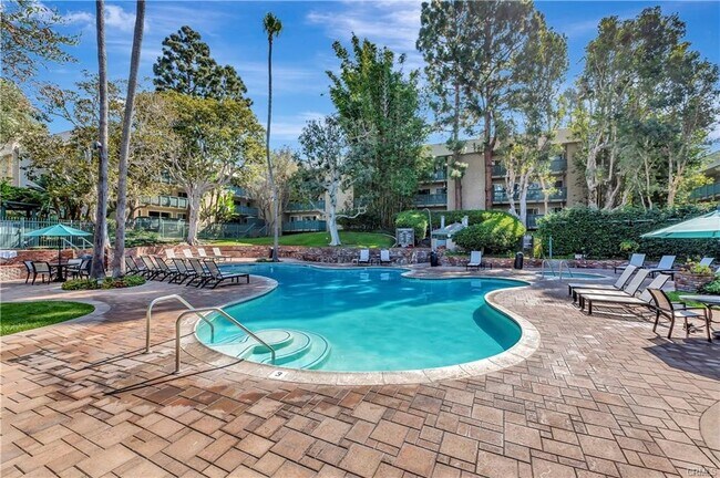 Building Photo - 564 N Bellflower Blvd