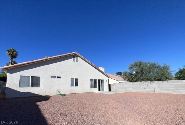 Building Photo - 635 Delorean Dr