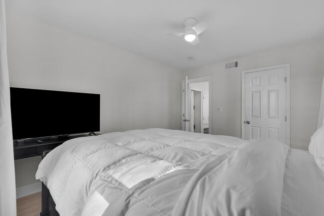 Building Photo - 702 Tattnall St