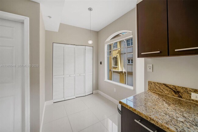 Building Photo - 2729 NE 184th Way