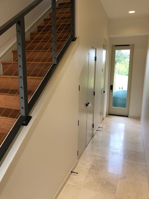 Building Photo - 1795 Shortline Ct