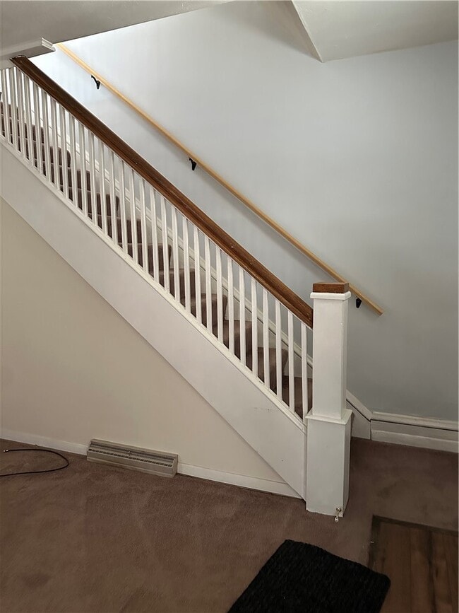 Building Photo - 402 W High St