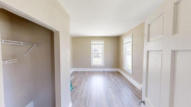 Building Photo - 716 Pearl St