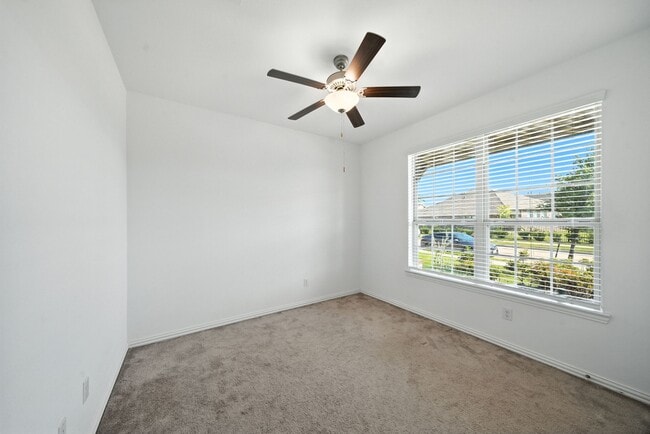 Building Photo - 15011 Old Horseshoe Lake Dr
