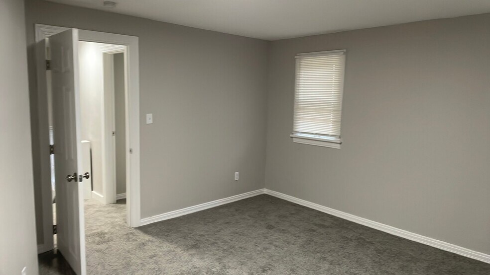 Building Photo - 3119 Pioneer Ave