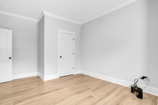 Building Photo - 108 Averill St