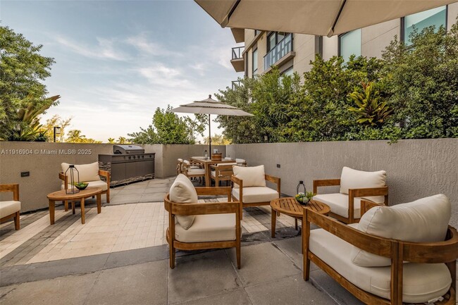 Building Photo - 3801 N Dixie Hwy