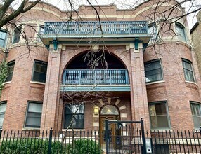 Building Photo - 909 W Gordon Terrace