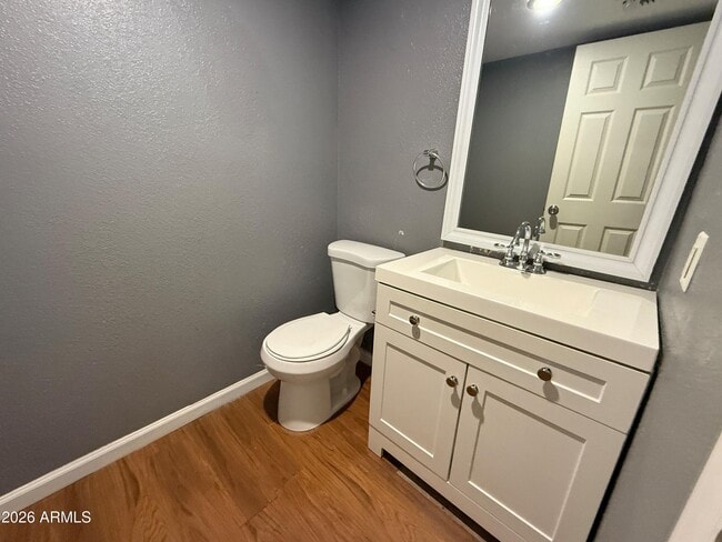 Building Photo - 2202 W Glenrosa Ave