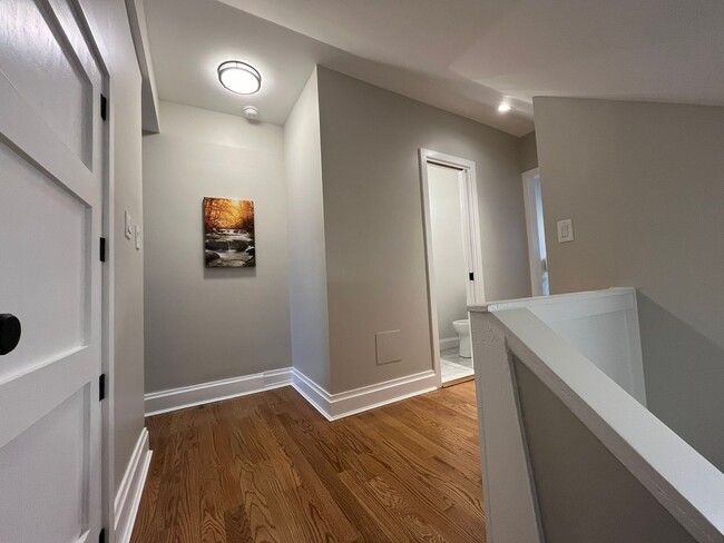 Building Photo - Dennison Ave 866-868 CR