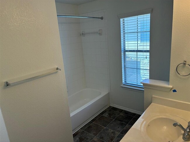 Building Photo - 9201 Brodie Ln