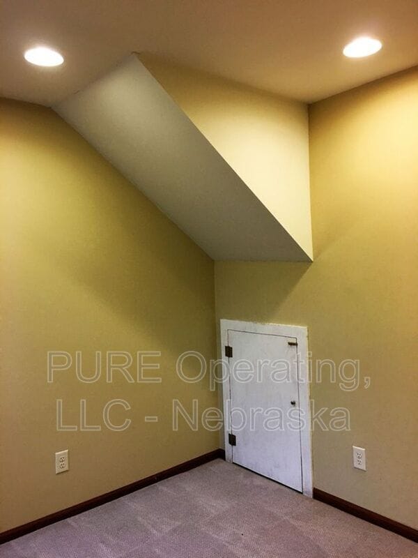 Building Photo - 4214 Pierce St