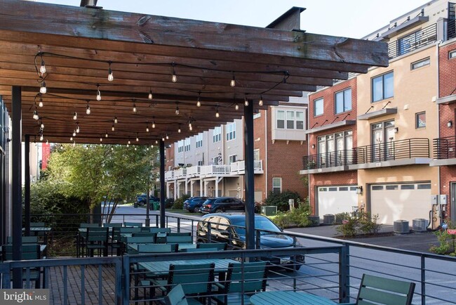 Building Photo - 408 Hendrix Ave