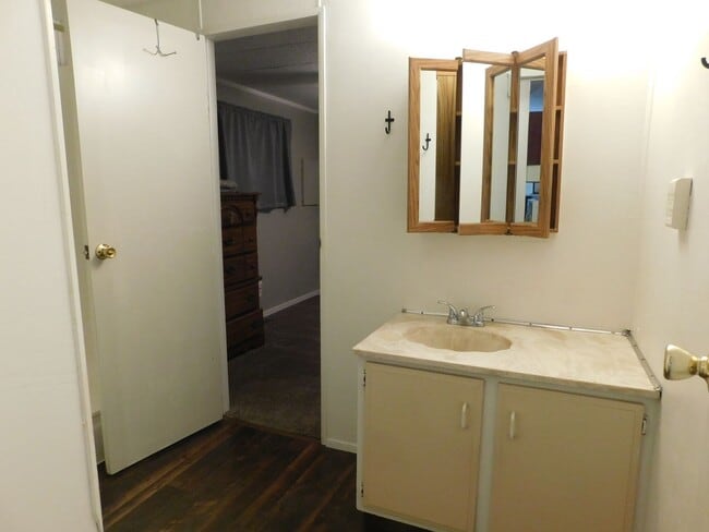 Building Photo - Unique Property