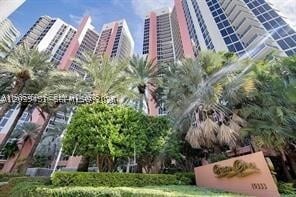 Building Photo - 19333 Collins Ave