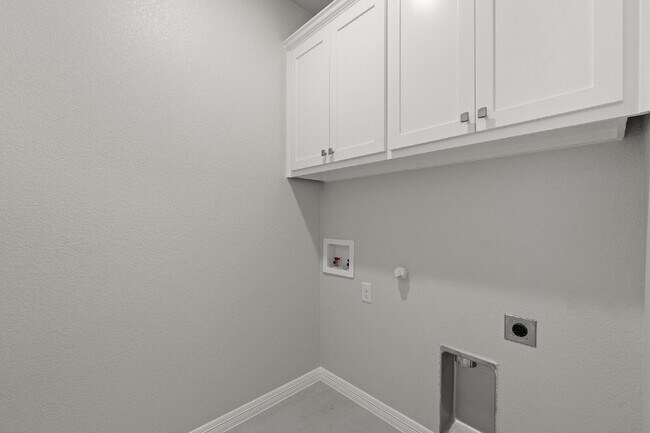 Building Photo - 3-Bed Oasis on Reverie Rd with Spacious 1612 Sq Ft Layout - Perfect for Your Family!