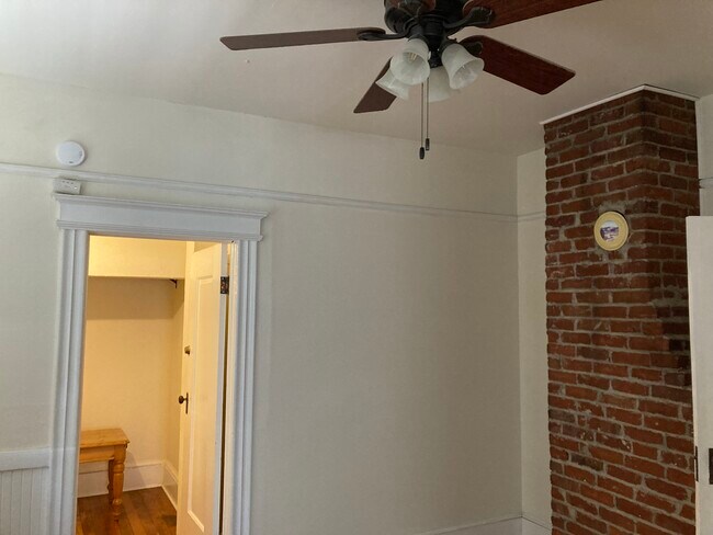 Building Photo - 1610 California St