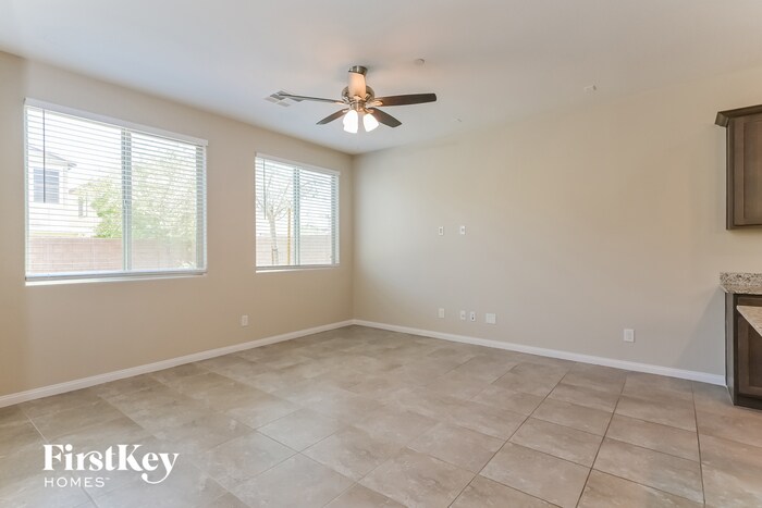 Building Photo - 2272 Sky Island Dr
