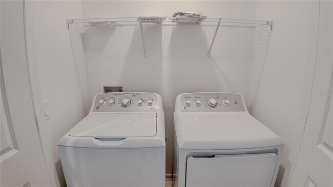 Building Photo - 3191 Skyline Lp