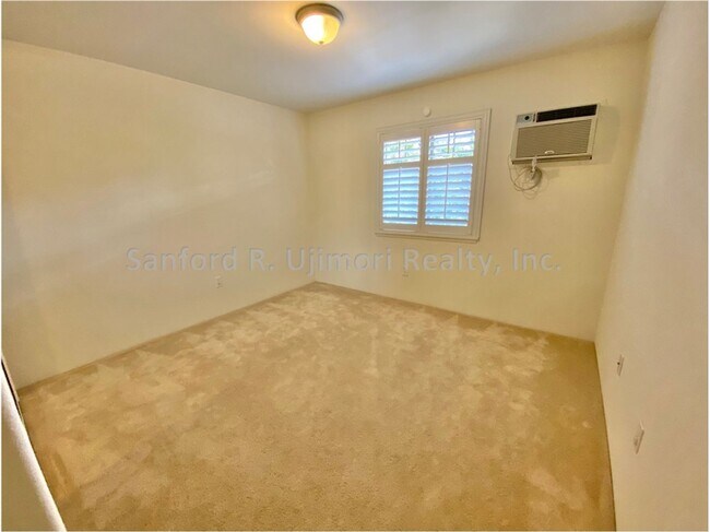 Building Photo - uku3505