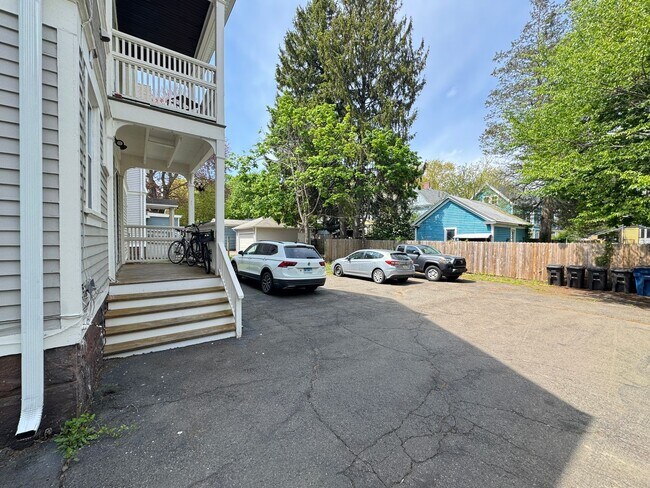 Building Photo - Spacious 2-Bedroom, 2-Bath in East Rock – Newly Renovated!
