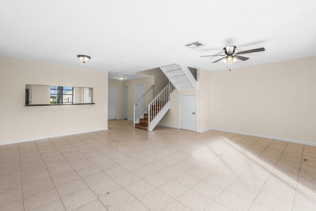 Building Photo - 9112 SW 21st Ct
