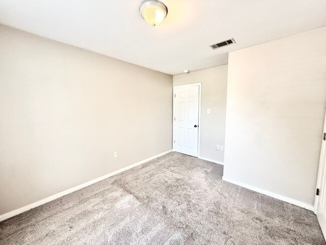 Building Photo - 15253 E Bayou Dr