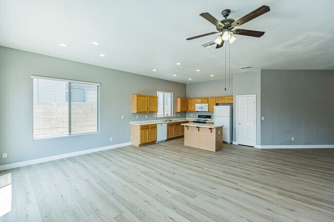 Building Photo - 1 Story home located in Southern Highlands