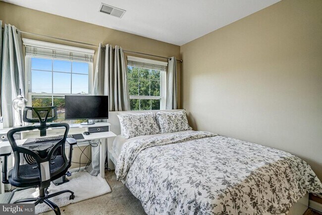 Building Photo - 8535 Wyngate Manor Ct