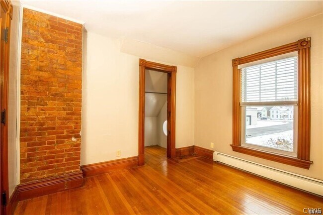 Building Photo - 718 Parham St