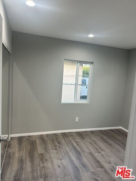 Building Photo - 1551 W 55th St