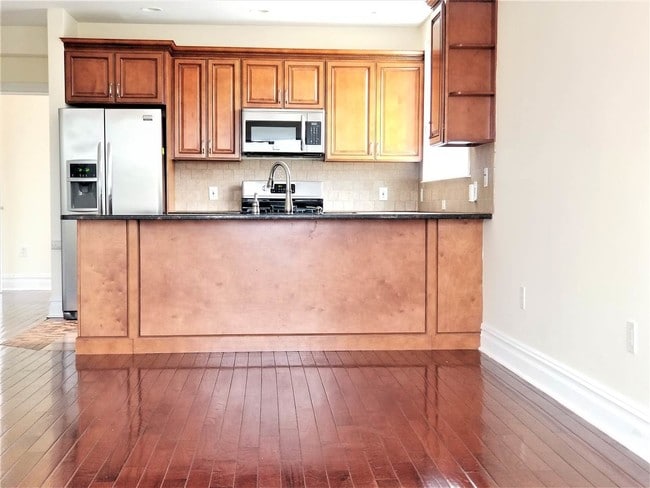 Building Photo - 1000 West St