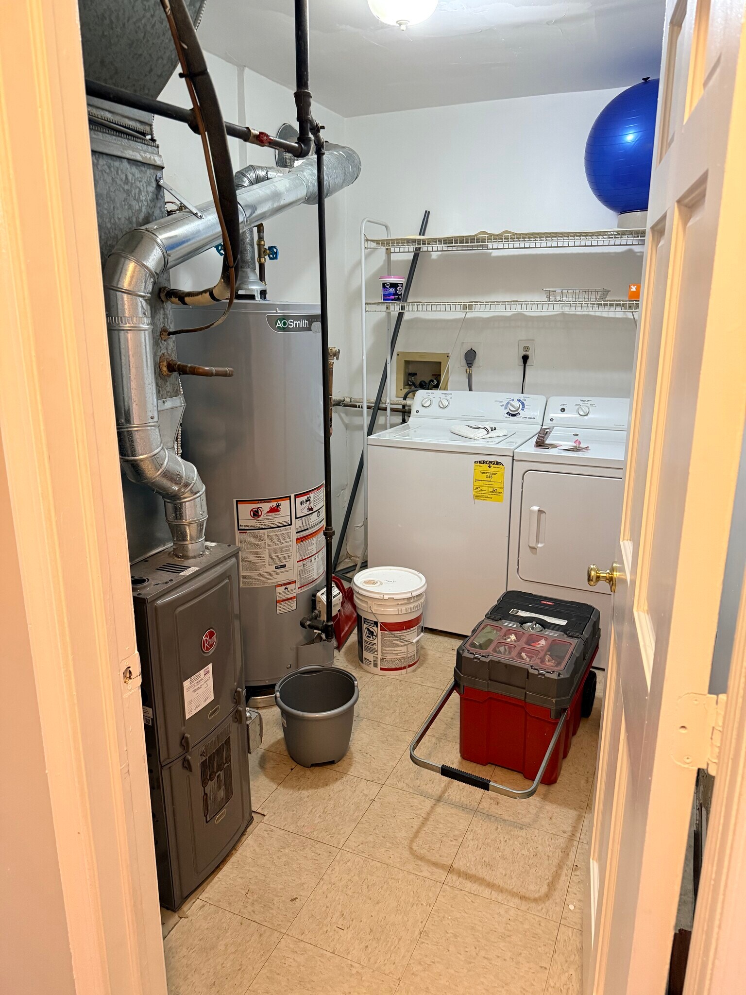 Building Photo - 32 Holly Ct