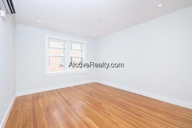 Building Photo - 17a Forest St