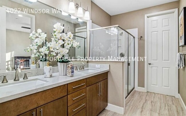 Building Photo - 4022 Windsor Wy