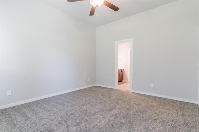 Building Photo - 25140 Pacific Wren Dr