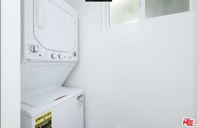 Building Photo - 1261 Laurel Ave